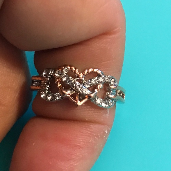 NWT White Saphire Heart and Infinity Ring - Picture 5 of 5